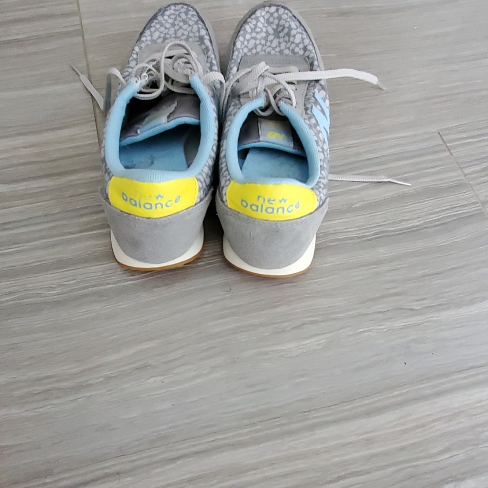 New balance - Picture 3 of 5